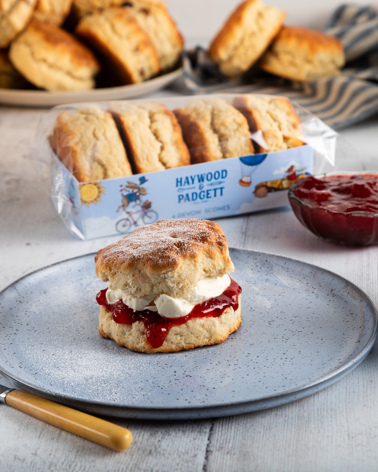 ヘイウッド＆バジェット クロテッドクリーム＆バターミルク スコーン 280g